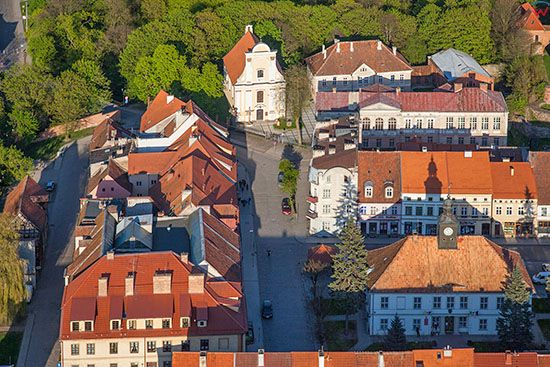 Reszel, panorama na cerkiew Przemienienia Panskiego na rynku miejskim. EU, PL, Warm-Maz. Lotnicze.
